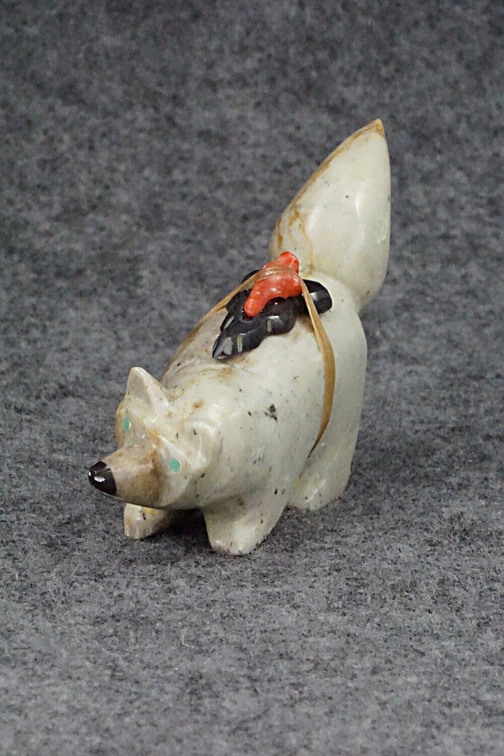 Wolf Zuni Fetish Carving - Enrike Leekya