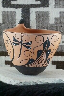 Zuni Pottery - Peynetsa