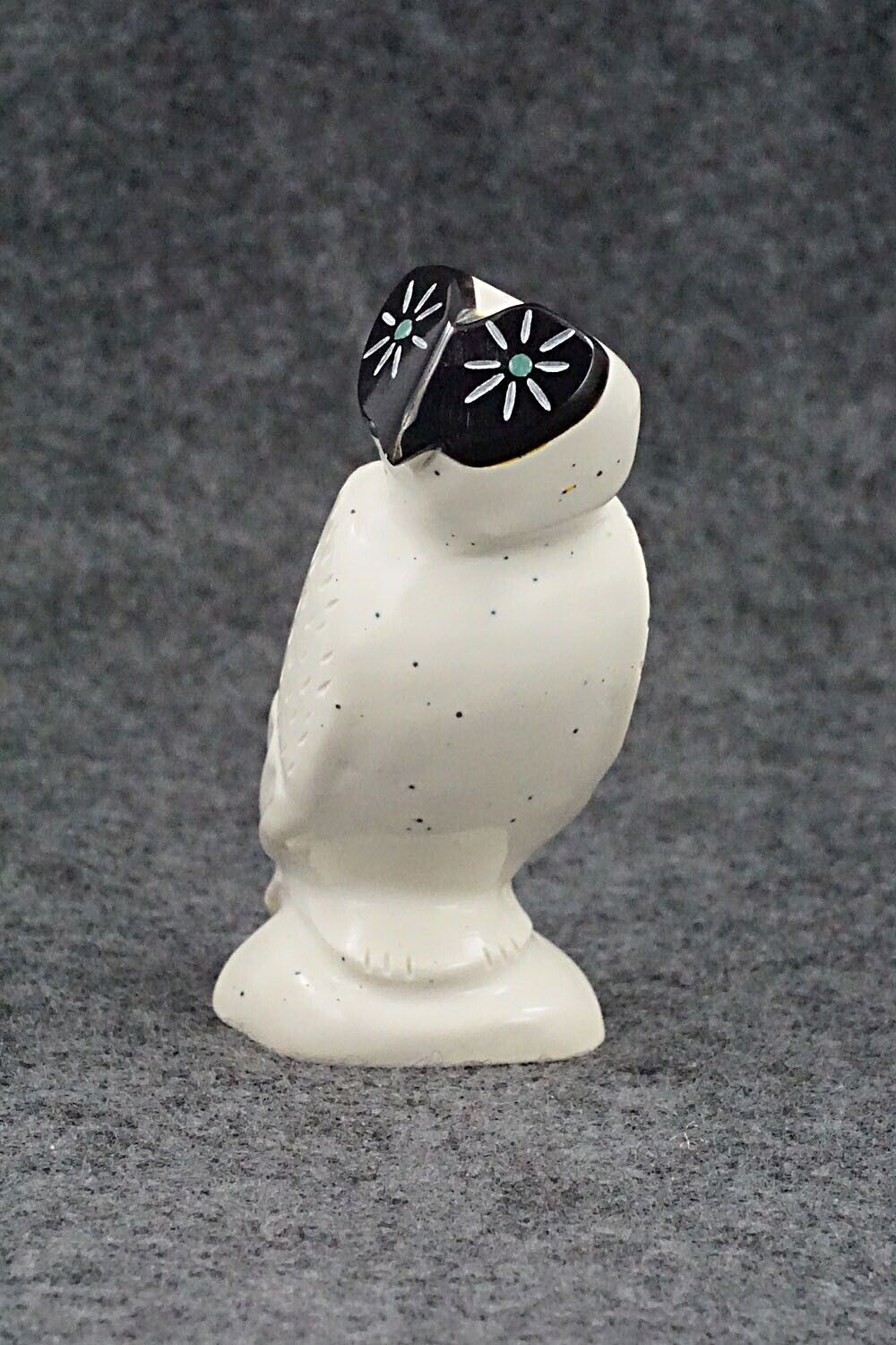 Owl Zuni Fetish Carving - Enrike Leekya
