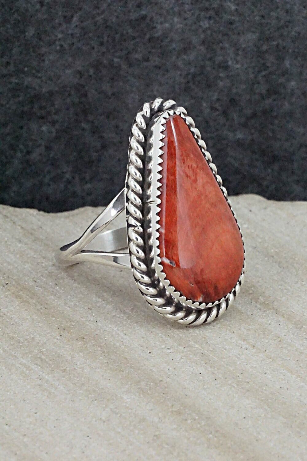 Spiny Oyster & Sterling Silver Ring - Benjamin Martinez - Size 9