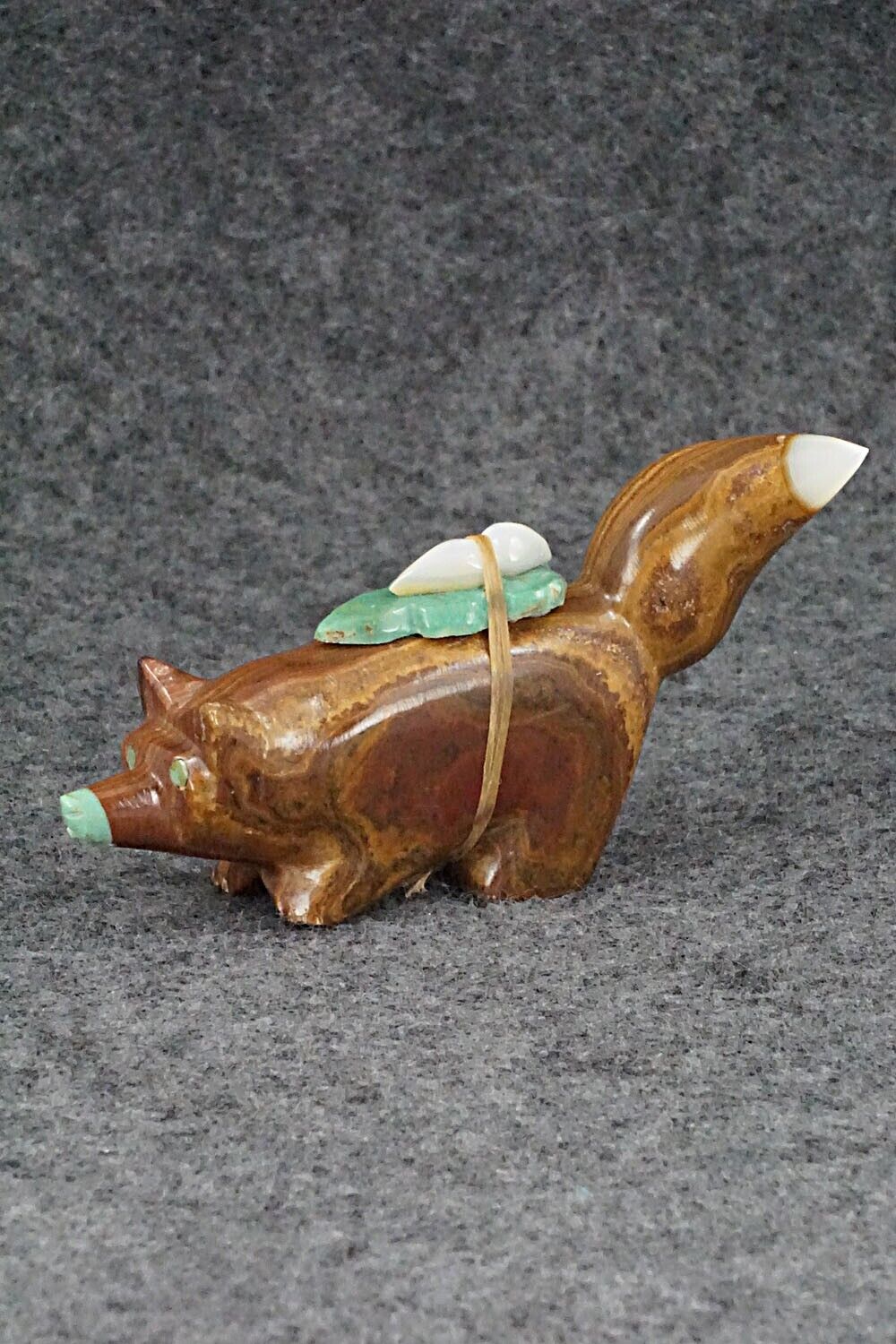 Wolf Zuni Fetish Carving - Enrike Leekya