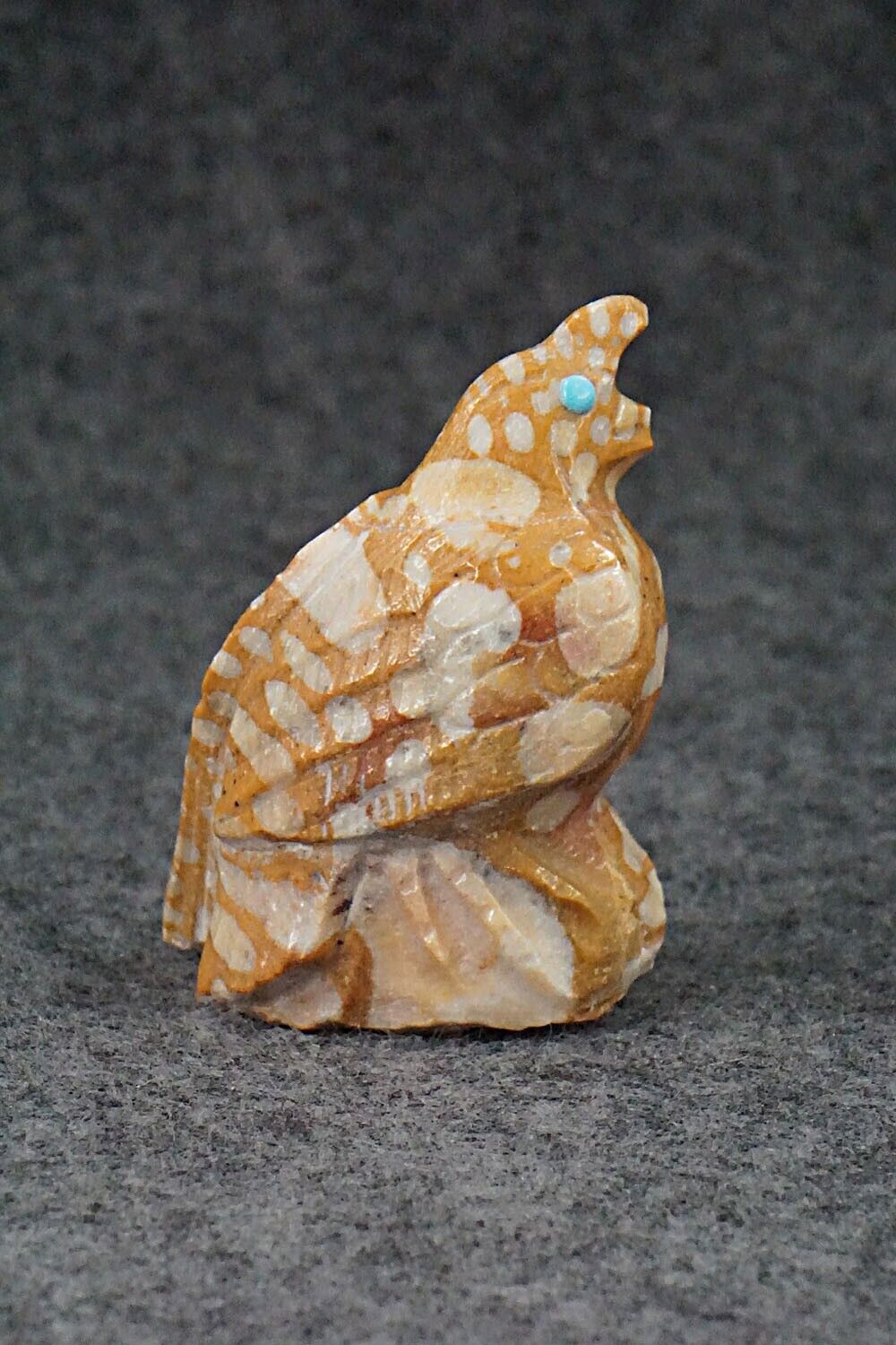 Quail Zuni Fetish Carving - Derrick Kaamasee