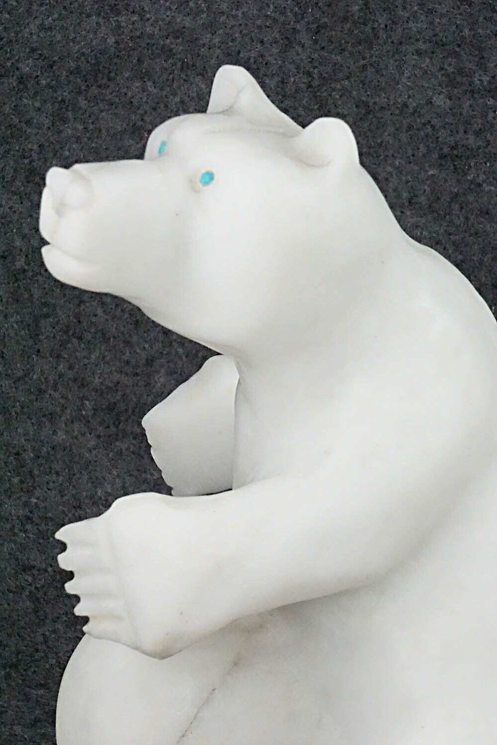 Bear Zuni Fetish Carving - Albert Eustace