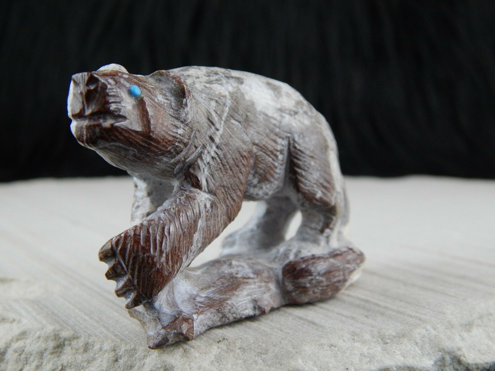 Bear Zuni Fetish Carving - Derrick Kaamasee - High Lonesome Trading