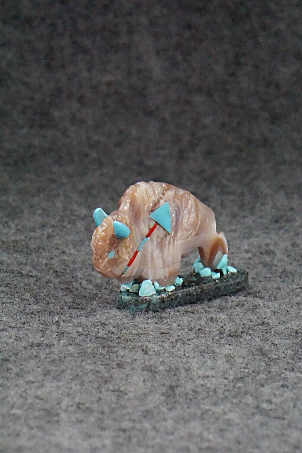 Buffalo Zuni Fetish Carving - Kevin Quam