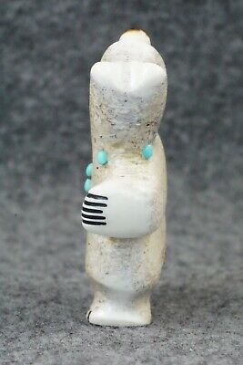Bear Zuni Fetish Carving - Claudia Peina