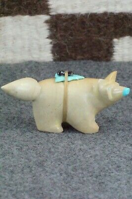 Wolf Zuni Fetish Carving - Enrike Leekya