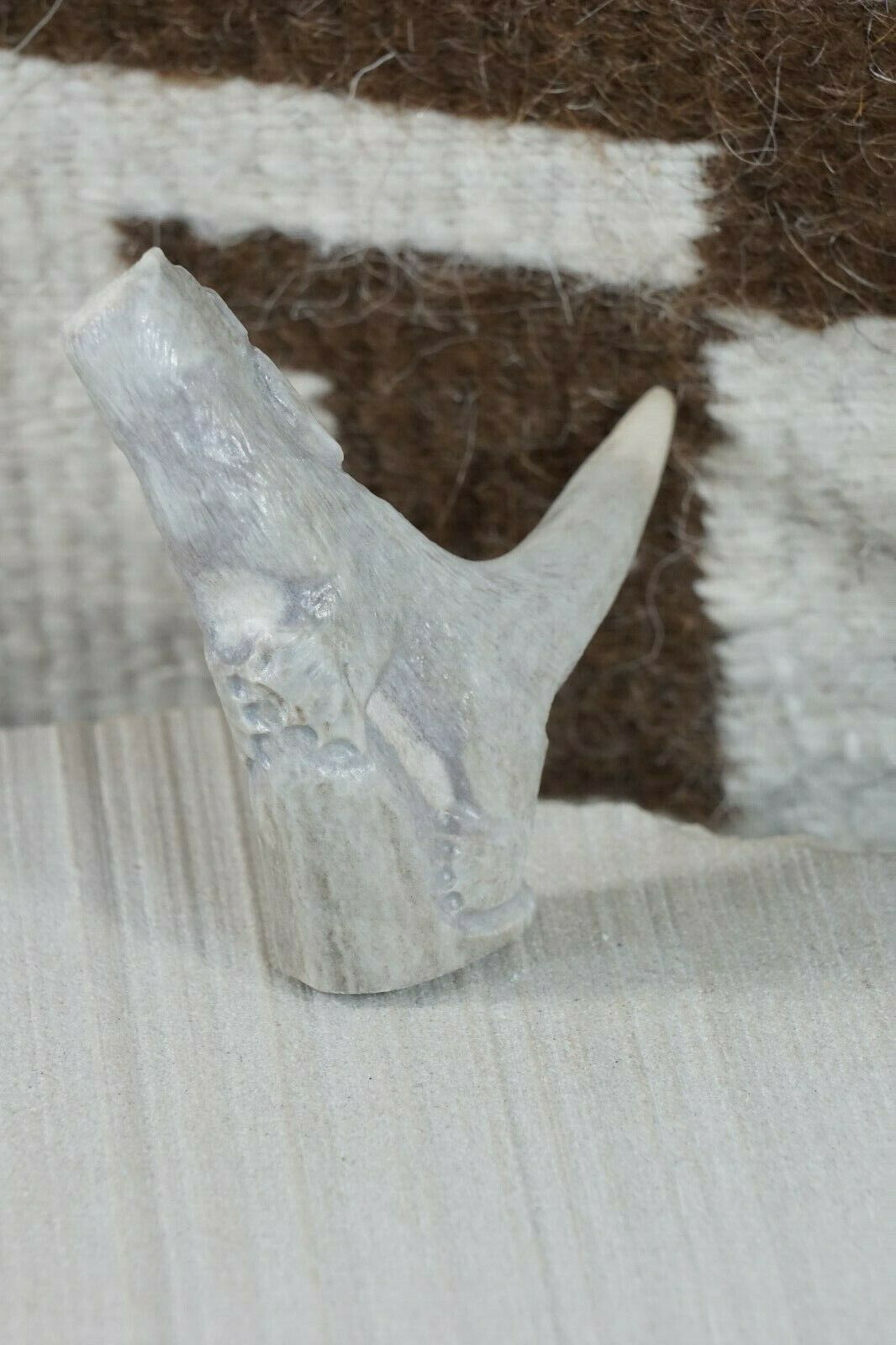 Otter Zuni Fetish Carving - Maxx Laate - High Lonesome Trading
