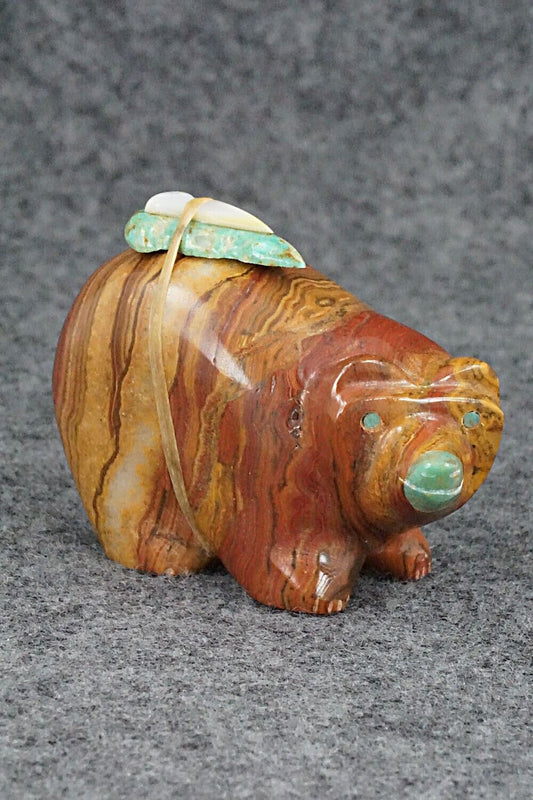 Bear Zuni Fetish Carving - Enrike Leekya