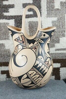 Hopi Pottery - D. Yesslith