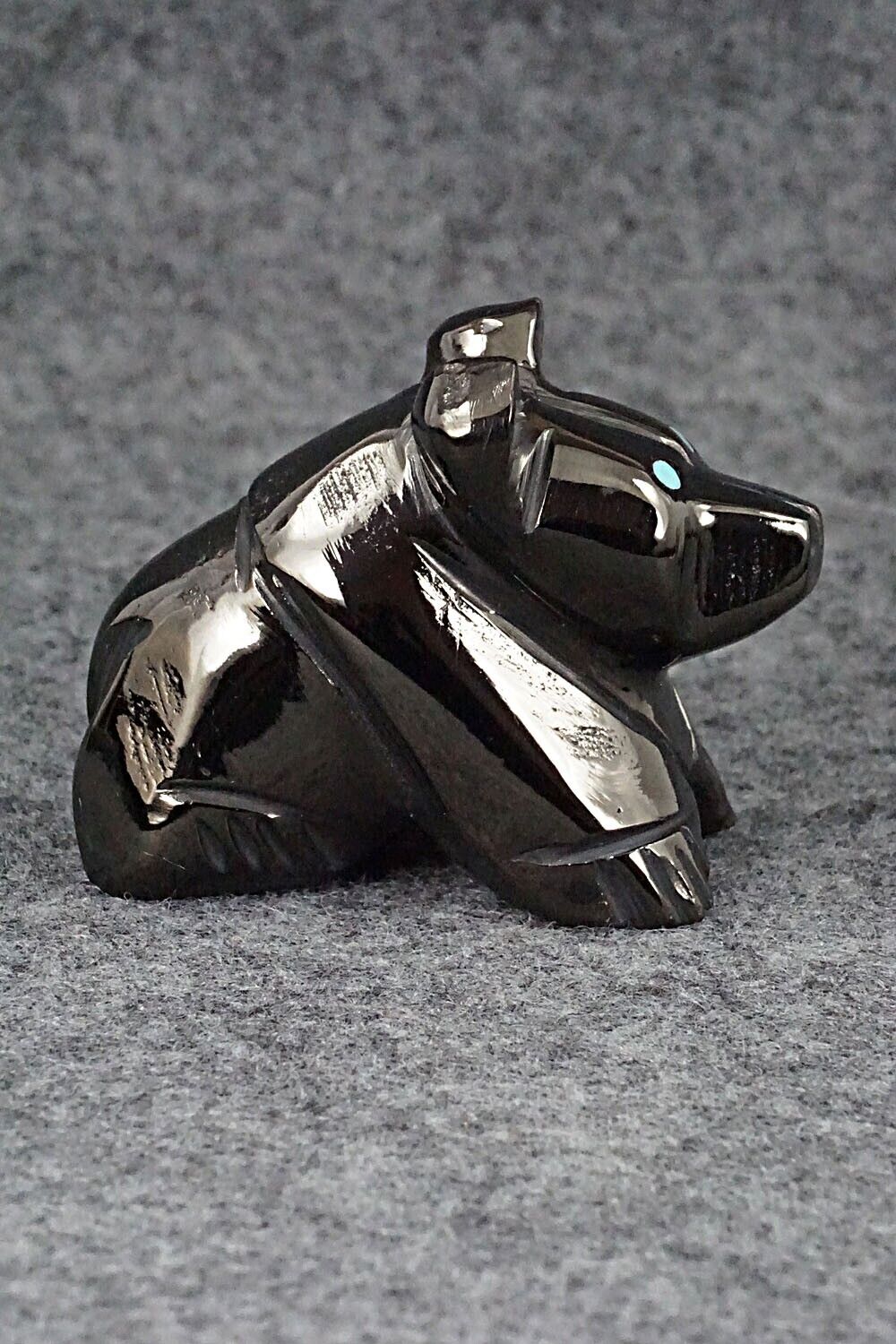 Bear Zuni Fetish Carving - Louise Ponchuella