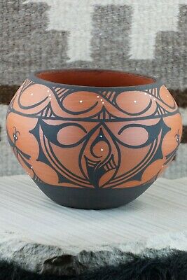 Zuni Pottery - Darla Westika
