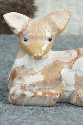 Deer Zuni Fetish Carving - Derrick Kaamasee