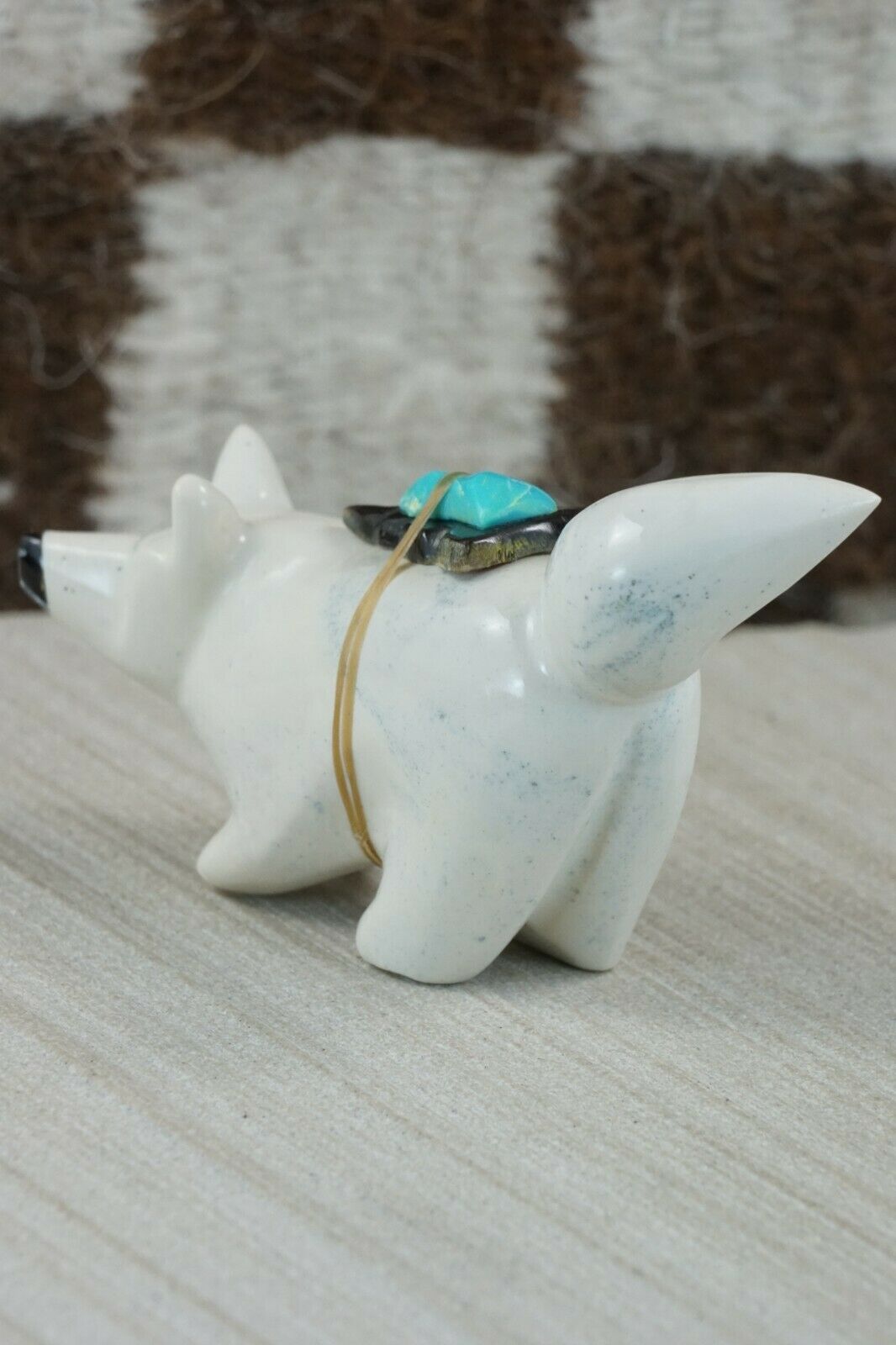 Wolf Zuni Fetish Carving - Enrike Leekya