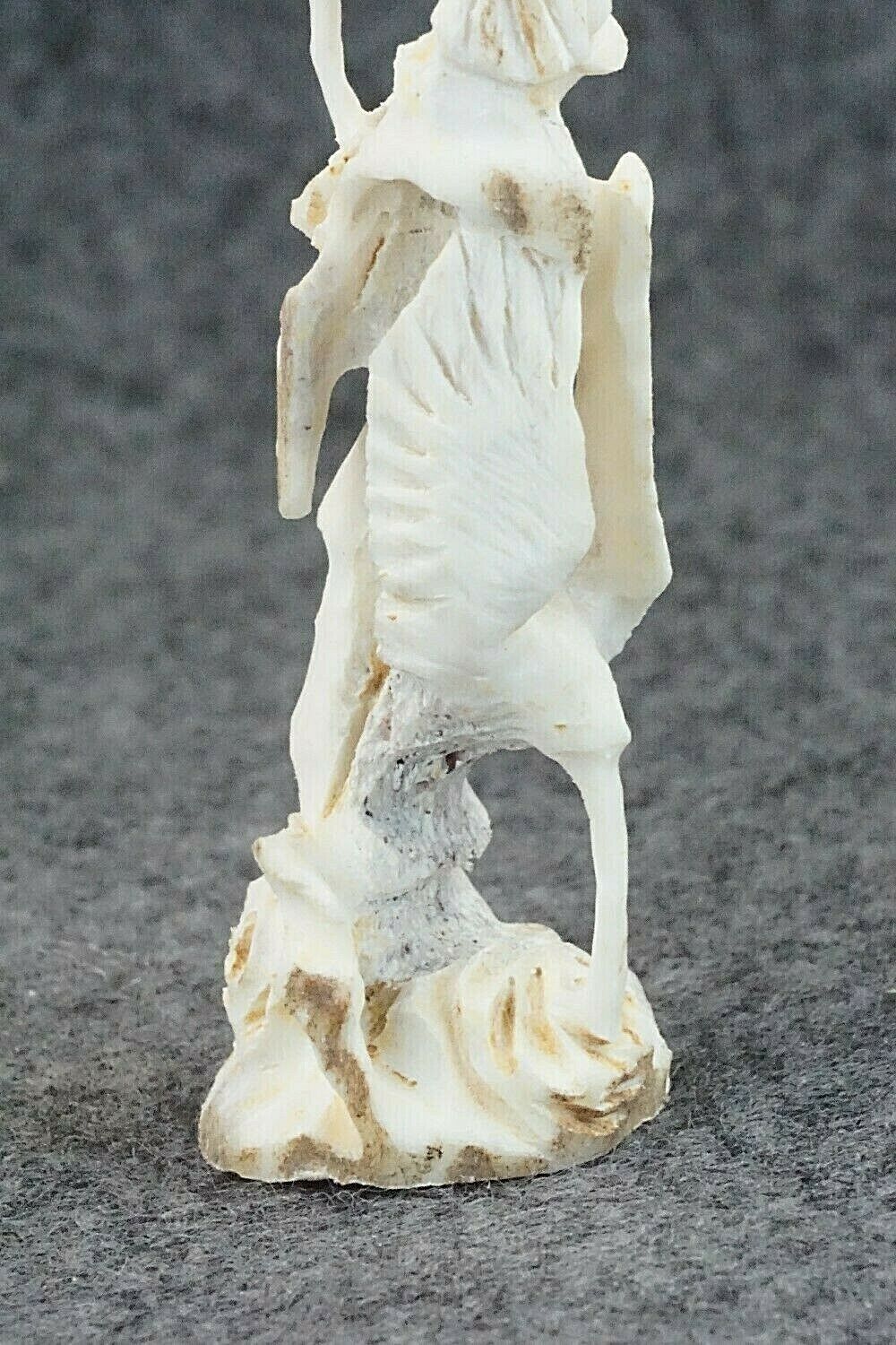 Humming Bird Zuni Fetish Carving - Lewis Malie Jr.