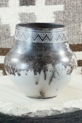 Acoma Pottery - Veronica Lewis