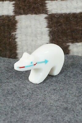 Bear Zuni Fetish Carving - Fernando Laiwakete