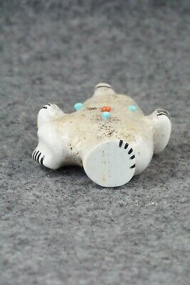 Bear Zuni Fetish Carving - Claudia Peina