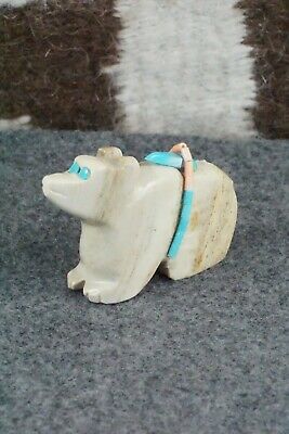 Bear Zuni Fetish Carving - Luey Cooeyate