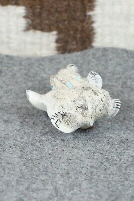 Bear Zuni Fetish Carving - Claudia Peina