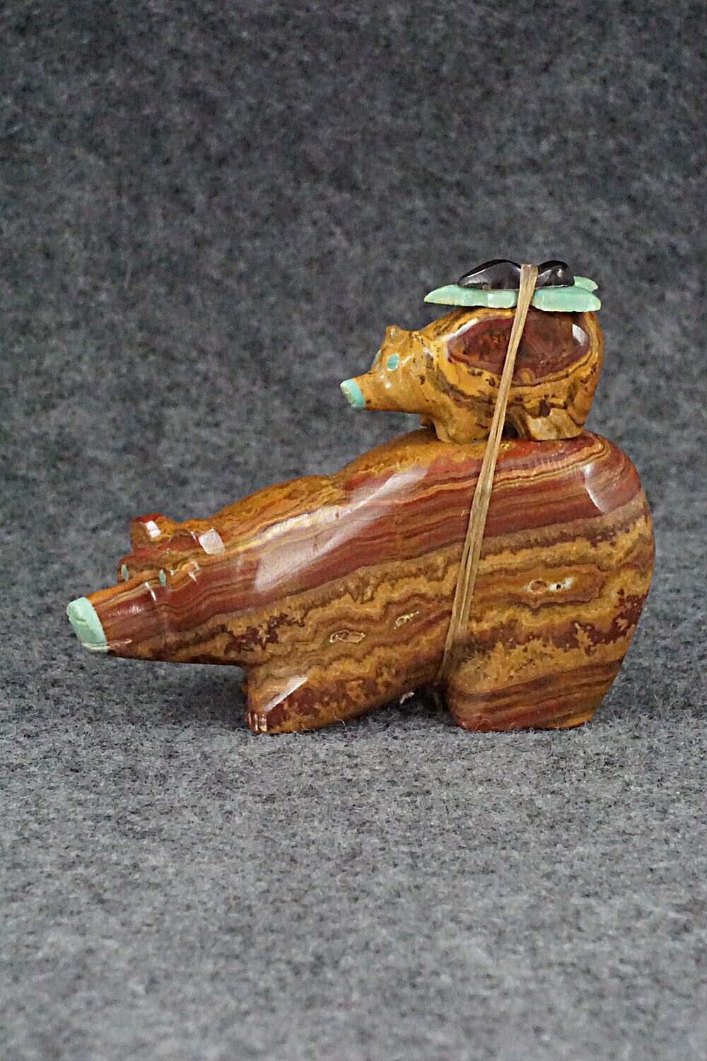 Bear and Cub Zuni Fetish Carving - Enrike Leekya