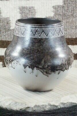 Acoma Pottery - Veronica Lewis