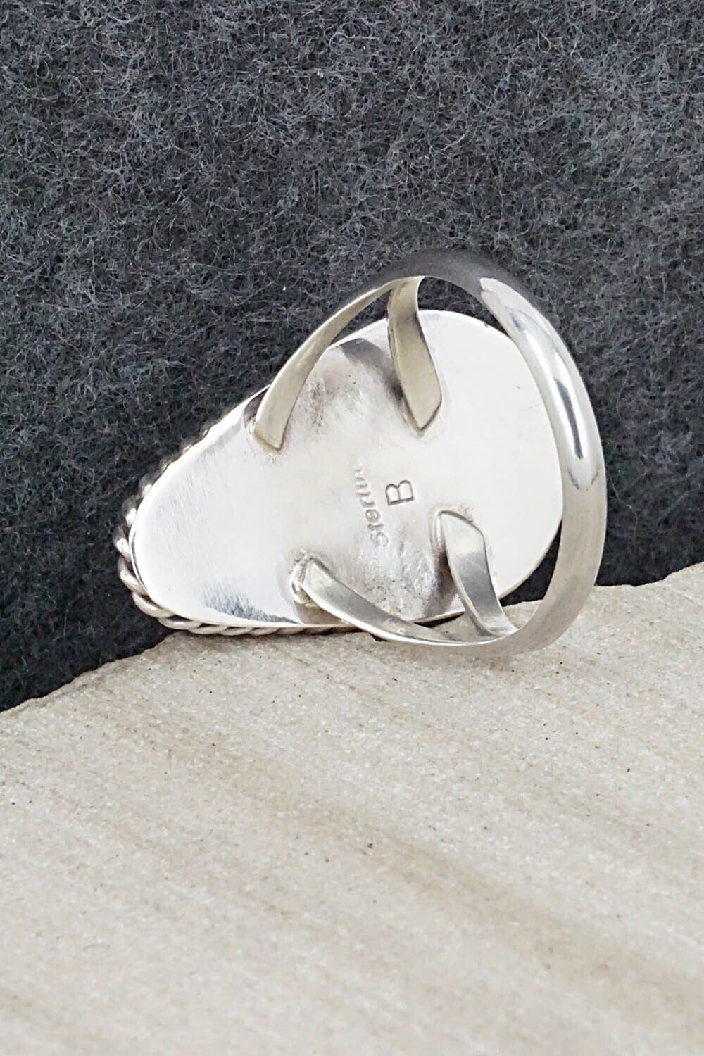 Spiny Oyster & Sterling Silver Ring - Benjamin Martinez - Size 9