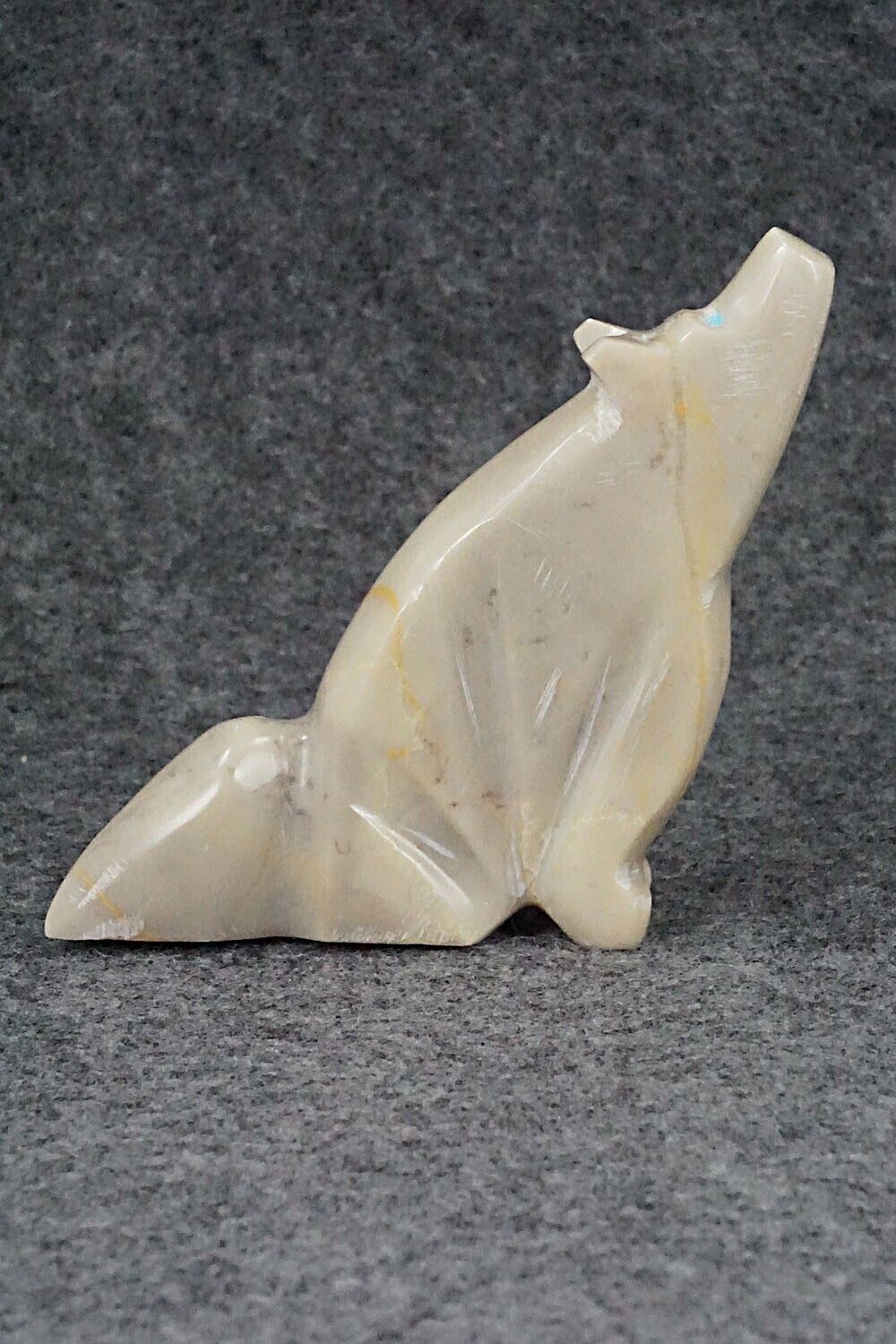 Wolf Zuni Fetish Carving - Rodney Laiwakete