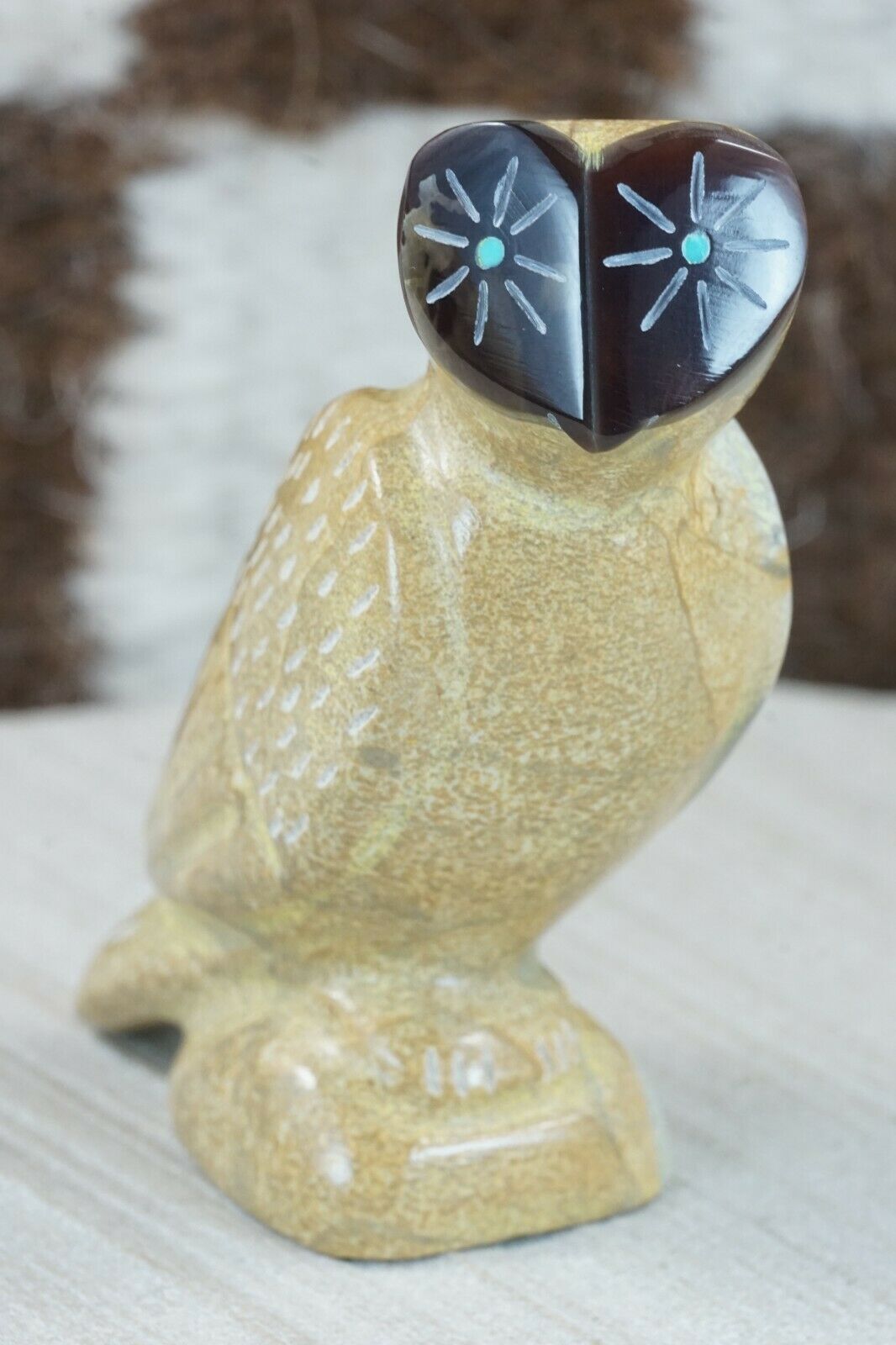 Owl Zuni Fetish Carving - Enrike Leekya