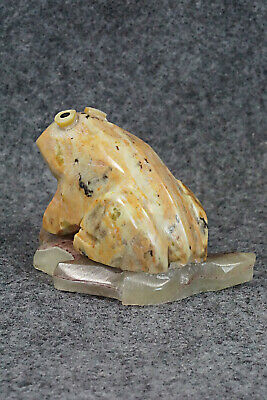 Frog Zuni Fetish Carving - Justin Natewa