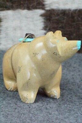 Bear Zuni Fetish Carving - Enrike Leekya