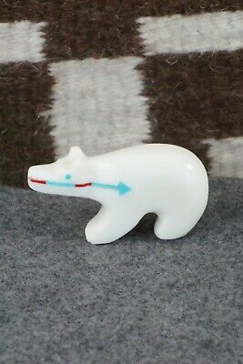 Bear Zuni Fetish Carving - Fernando Laiwakete