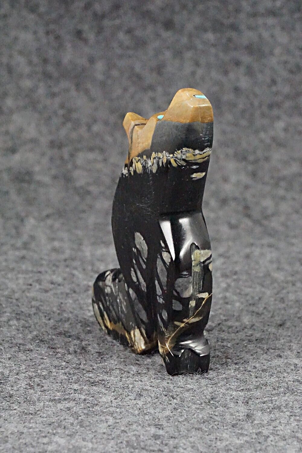 Wolf Zuni Fetish Carving - Rodney Laiwakete