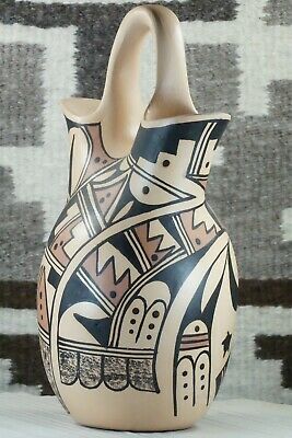 Hopi Pottery - D. Yesslith