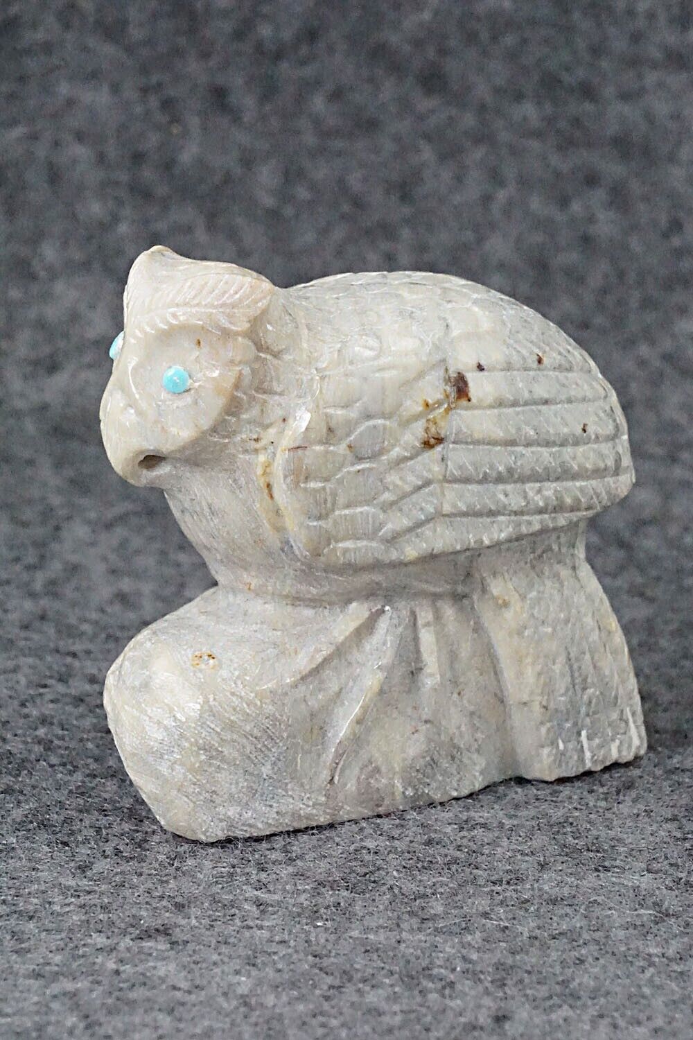 Owl Zuni Fetish Carving - Derrick Kaamasee
