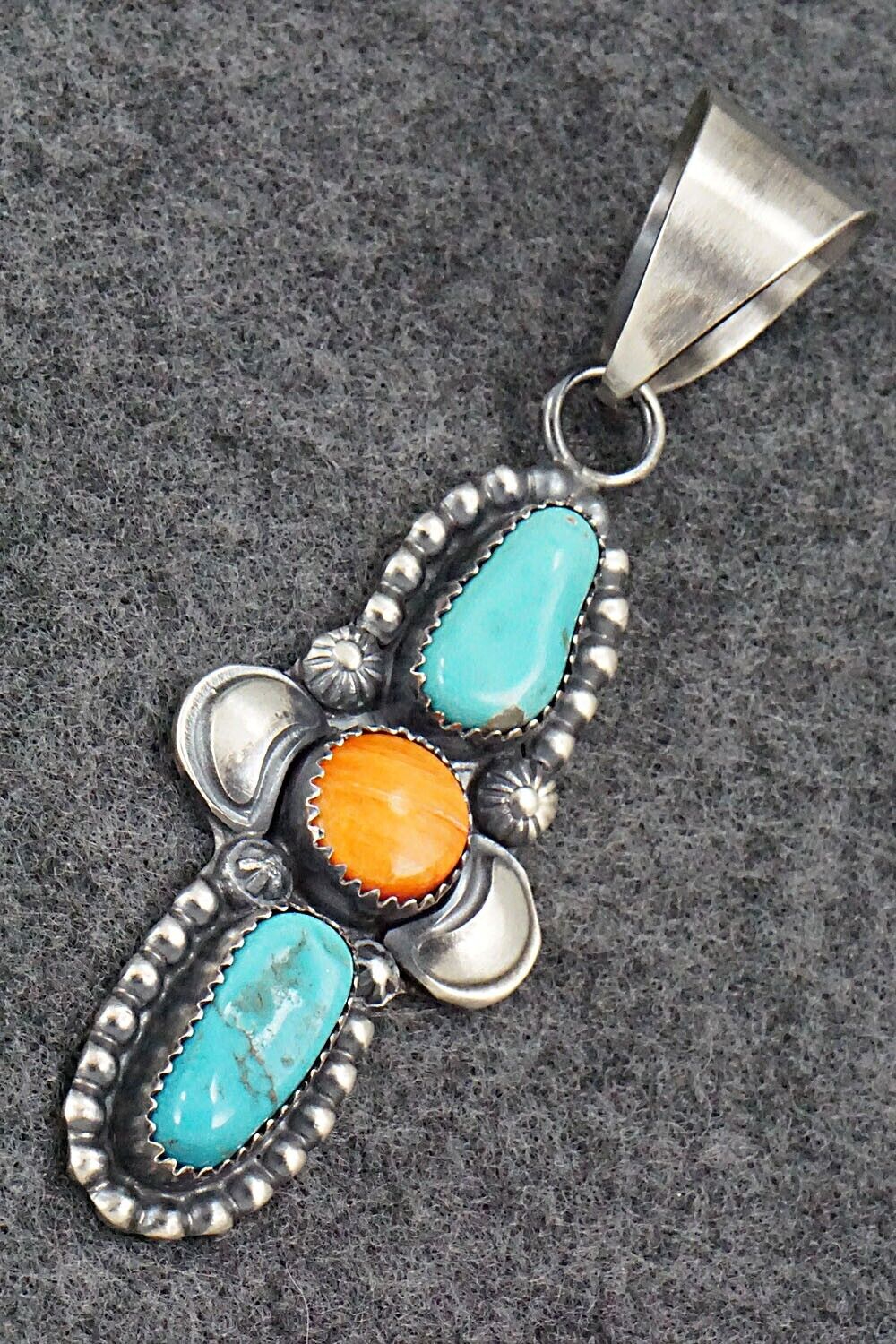 Turquoise, Spiny Oyster and Sterling Silver Pendant - Leslie Nez