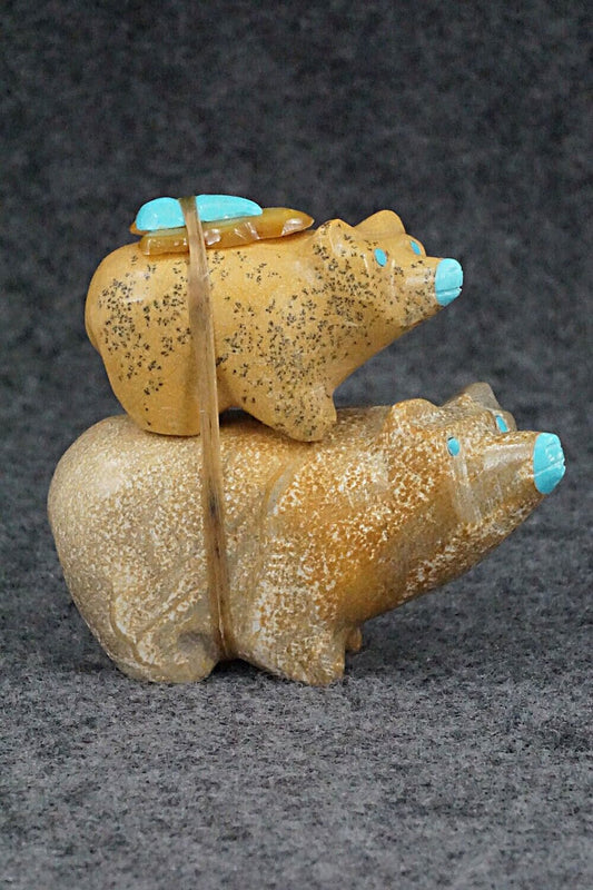 Bear Zuni Fetish Carving - Enrike Leekya