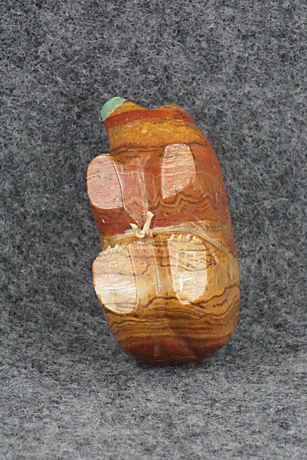 Bear Zuni Fetish Carving - Enrike Leekya