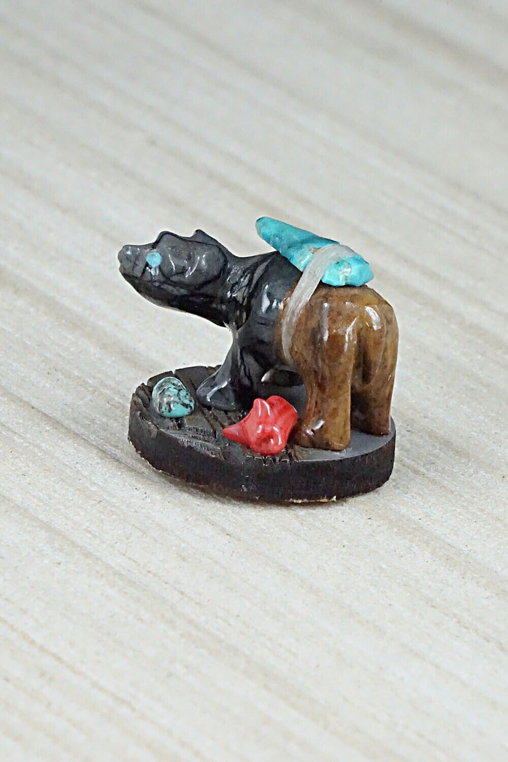 Bear Zuni Fetish Carving - Chris Nastacio