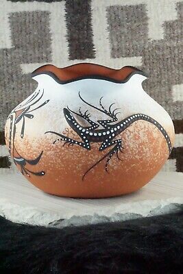 Zuni Pottery - Deldrick Cellicion