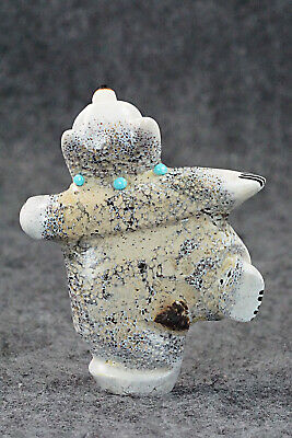 Bear Zuni Fetish Carving - Claudia Peina