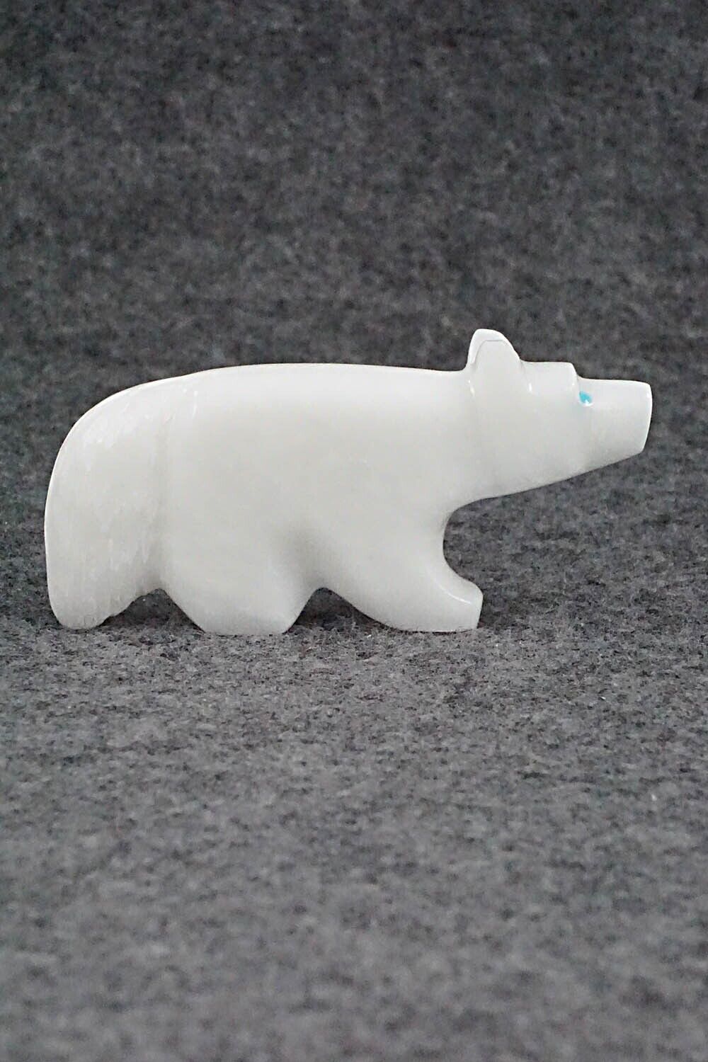 Wolf Zuni Fetish Carving - Rodney Laiwakete