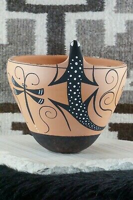 Zuni Pottery - Peynetsa