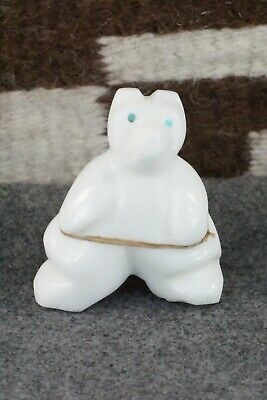 Bear Zuni Fetish Carving - Ariane Quam