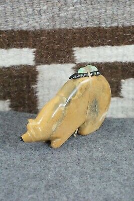 Bear Zuni Fetish Carving - Enrike Leekya