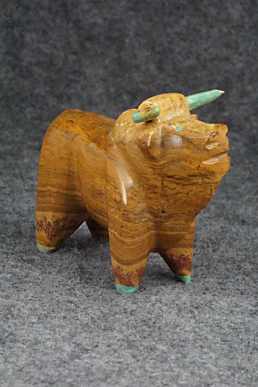 Bull Zuni Fetish Carving - Enrike Leekya