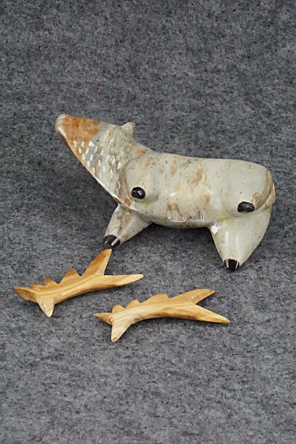 Elk Zuni Fetish Carving - Enrike Leekya