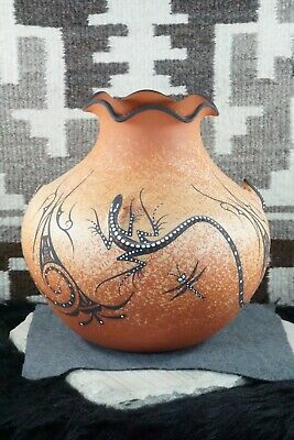 Zuni Pottery - Deldrick Cellicion