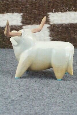 Bull Zuni Fetish Carving - Enrike Leekya