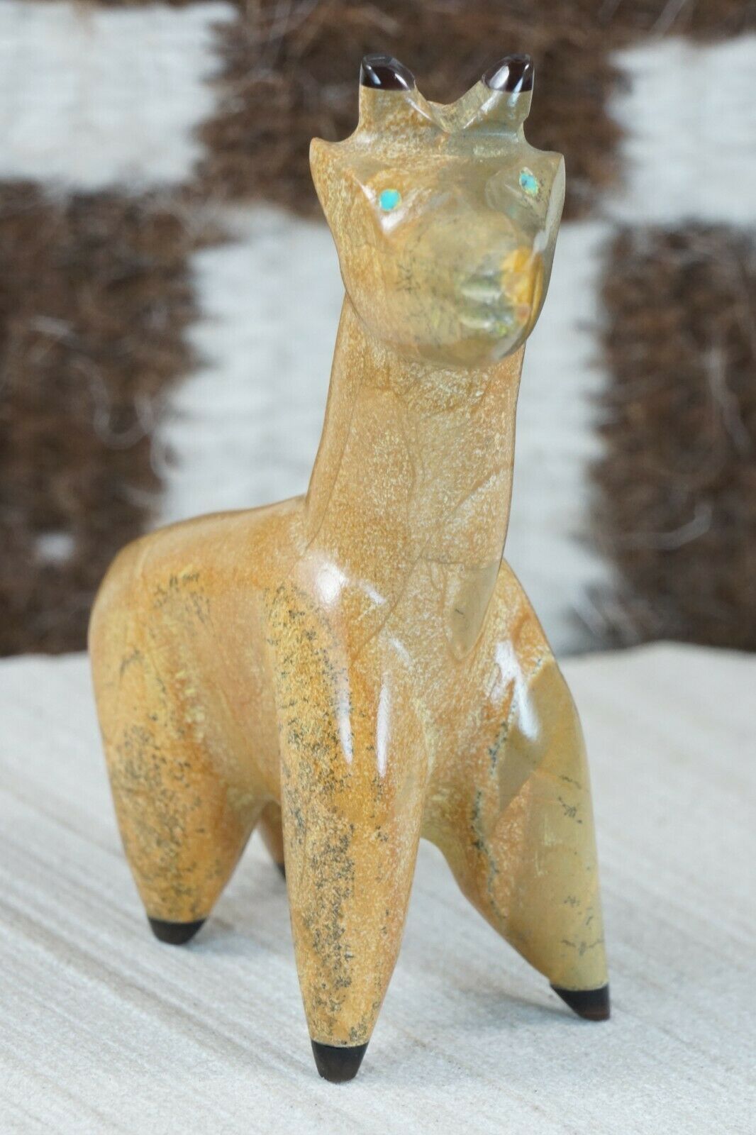 Giraffe Zuni Fetish Carving - Enrike Leekya